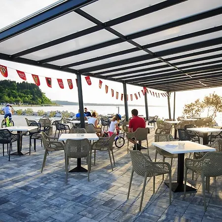 Floating House Sea Queen Casa de Férias Portorož