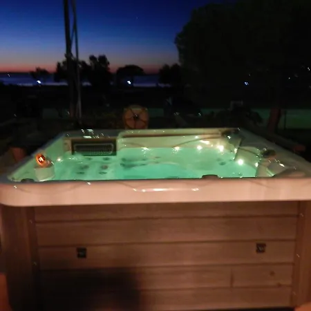 Floating House Sea Queen Ferienhaus