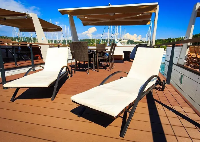 Floating House Sea Queen 別荘 *