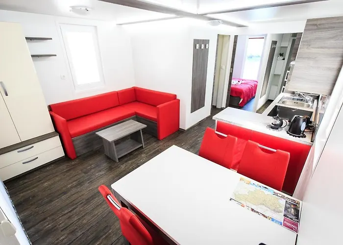 Floating House Sea Queen 別荘