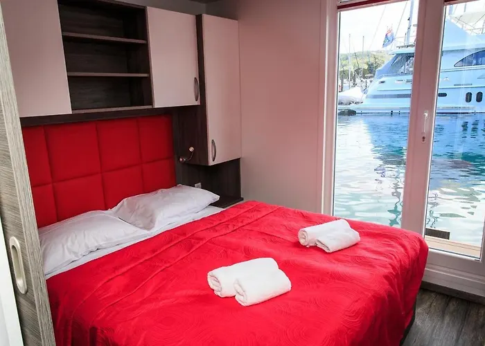 Floating House Sea Queen 別荘 *