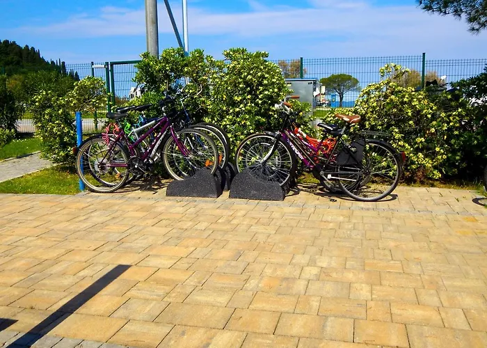 Floating House Sea Queen 別荘 ポルトローシュ